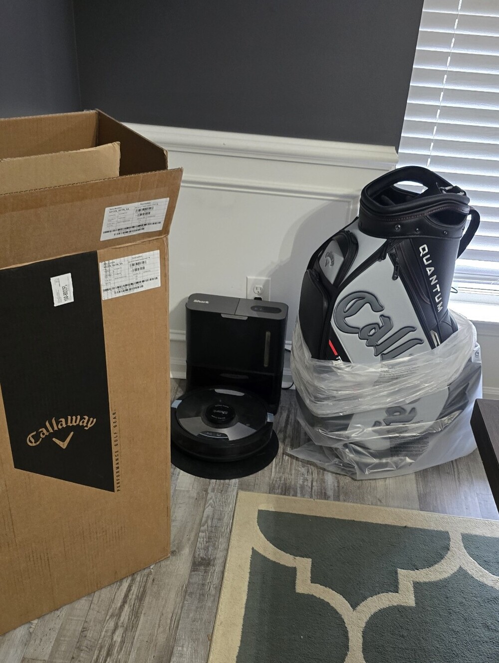 Callaway Quantum Golf Bag in Black, Gray and White
